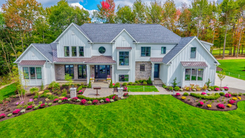 Modern Farmhouse by Otero Homes